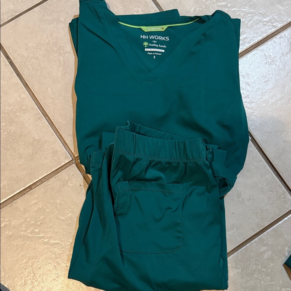 HH Works hunter green Scrub Set
